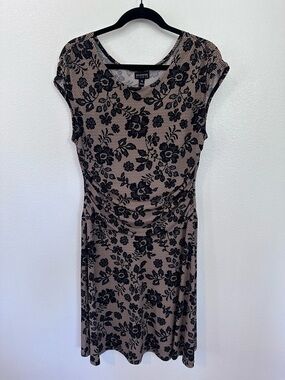 En Focus Studio Floral Lace-Overlay Black & Beige Dress